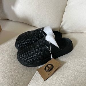 Mens 7 or Womens 9 Colony Shoes | Vegan Leather | EVA Rubber | Black/Black